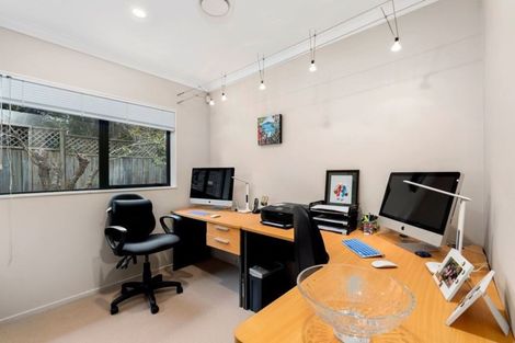 Photo of property in 5 Pigeonwood Lane, Albany, Auckland, 0632