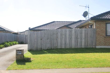 Photo of property in 3 Boderg Way, East Tamaki, Auckland, 2016