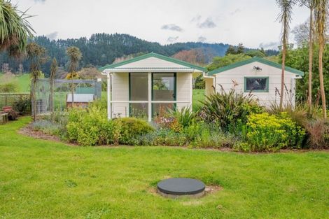 Photo of property in 33 Mokena Kohere Street, Manakau, Levin, 5573