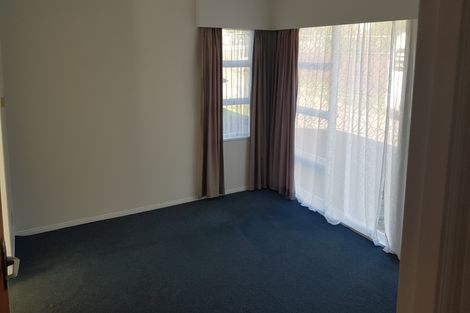 Photo of property in 2/6 Clevedon Road, Papakura, 2110