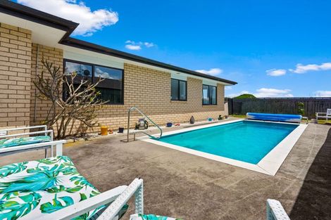 Photo of property in 19 Raabia Close, Parakai, 0830