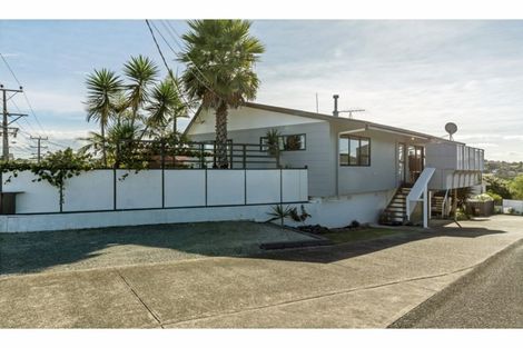 Photo of property in 1/82a Pupuke Road, Hillcrest, Auckland, 0627