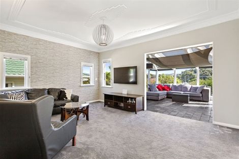 Photo of property in 32 Cavendish Square, Strathmore Park, Wellington, 6022