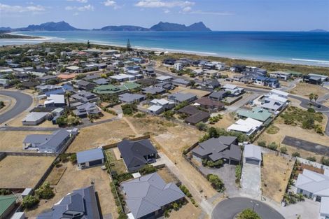 Photo of property in 15 Kihi Place, Ruakaka, 0116