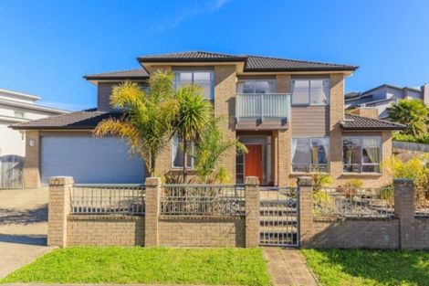 Photo of property in 12 Catlins Place, Fairview Heights, Auckland, 0632