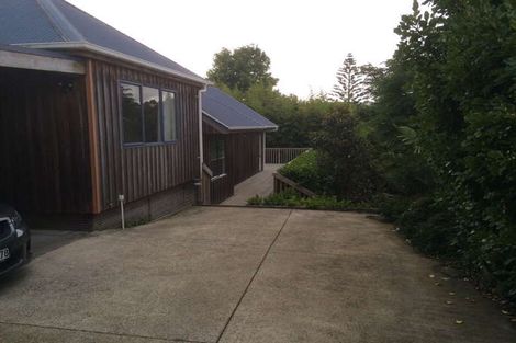 Photo of property in 2/24 Colmar Road, Mellons Bay, Auckland, 2014