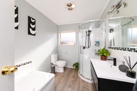 Photo of property in 101 Peter Hall Drive, Kelvin Grove, Palmerston North, 4414