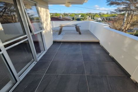 Photo of property in 1/19a Ribblesdale Road, Henderson, Auckland, 0612