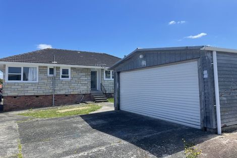 Photo of property in 15 Kaikoura Street, Henderson, Auckland, 0612