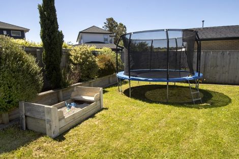 Photo of property in 40 Resolution Drive, Whitby, Porirua, 5024