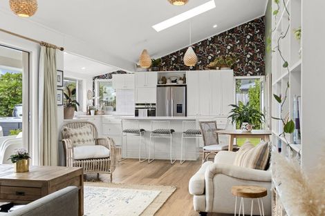 Photo of property in 18a Russell Drive, Oakura, 4314