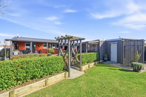 Photo of property in 23 Gibbons Crescent, Castlecliff, Whanganui, 4501