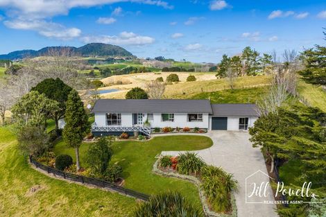 Photo of property in 10 View Street, Maungaturoto, 0520