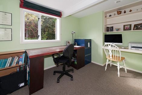 Photo of property in 27 Newbridge Place, Ilam, Christchurch, 8041