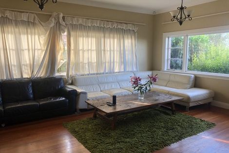 Photo of property in 7 Otahuri Crescent, Greenlane, Auckland, 1051