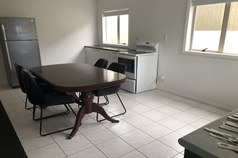 Photo of property in 1/25 Churchill Road, Murrays Bay, Auckland, 0630