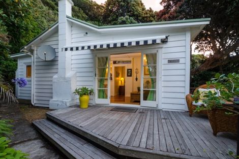 Photo of property in 64 Beach Valley Road, Piha, 0772