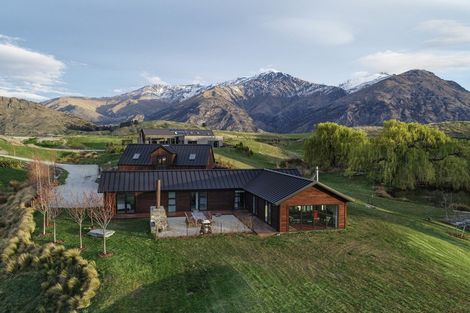 Photo of property in 82 Threepwood Road, Lake Hayes, Queenstown, 9371