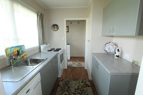 Photo of property in 16 Oak Place, Tokoroa, 3420