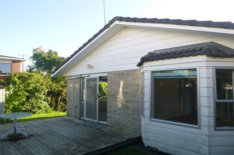 Photo of property in 1/2 Alma Road, Milford, Auckland, 0620