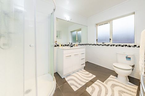 Photo of property in 30 Sheriff Place, Randwick Park, Auckland, 2105