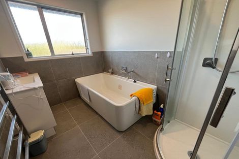 Photo of property in 39 Marvon Downs Avenue, Pakuranga Heights, Auckland, 2010