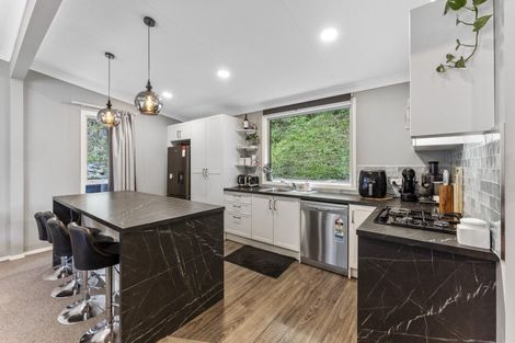 Photo of property in 17 John Street, Stokes Valley, Lower Hutt, 5019