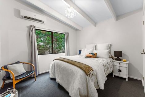 Photo of property in 2/19 Seaview Road, Glenfield, Auckland, 0629