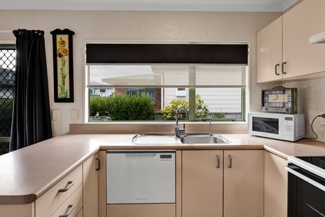 Photo of property in 2/219 Mangorei Road, Merrilands, New Plymouth, 4312