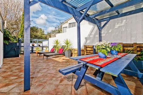 Photo of property in 1/56 Oaktree Avenue, Browns Bay, Auckland, 0630