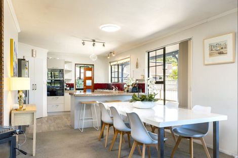 Photo of property in 168 Waikawa Road, Picton, 7220