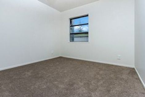 Photo of property in 420/18 Sunnyhaven Avenue, Beach Haven, Auckland, 0626