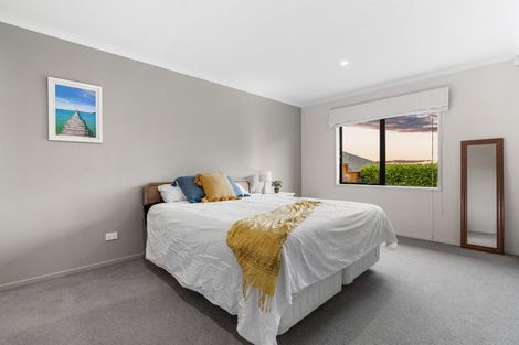 Photo of property in 8 Grenache Way, Kumeu, 0810