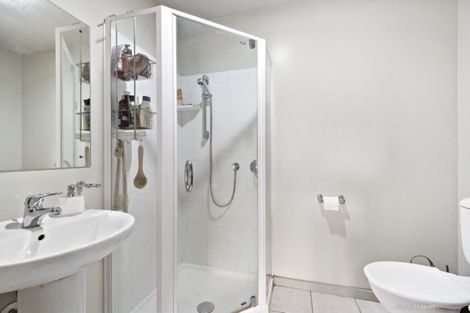 Photo of property in Stadium Garden Flats, 304/107 Thorndon Quay, Pipitea, Wellington, 6011