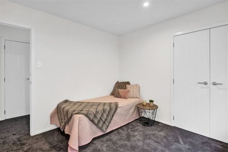 Photo of property in 4 Vardon Way, Waiwhakaiho, New Plymouth, 4312