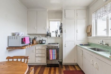 Photo of property in 6 Aotea Road, Glen Eden, Auckland, 0602