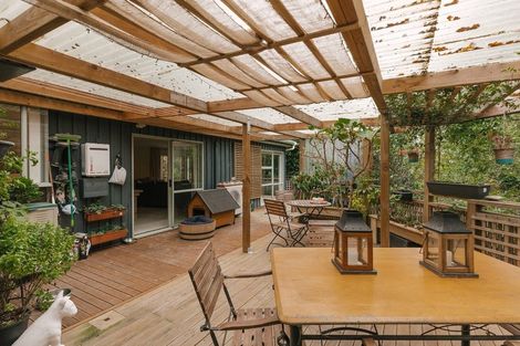 Photo of property in 8a Williams Terrace, Fitzherbert, Palmerston North, 4410