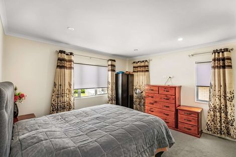 Photo of property in 22 Te Aramanu Crescent, Papakura, 2110