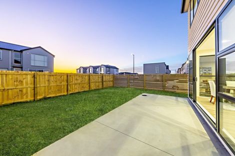 Photo of property in 8 Hollowout Street, Takanini, 2112
