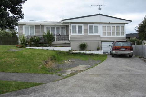 Photo of property in 111 Roberts Road, Matakatia, Whangaparaoa, 0930
