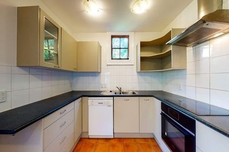 Photo of property in 56 Kelburn Parade, Kelburn, Wellington, 6012