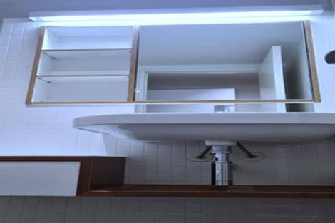 Photo of property in Piermont Apartments, 4i/82 Cable Street, Te Aro, Wellington, 6011