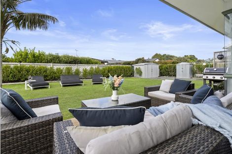 Photo of property in 22 Lakeside Drive, Orewa, 0931