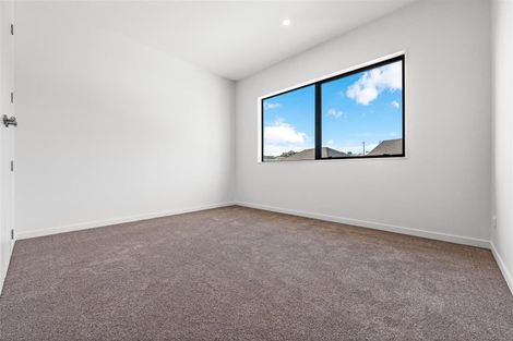 Photo of property in 48 Whakairo Crescent, Gulf Harbour, Whangaparaoa, 0930