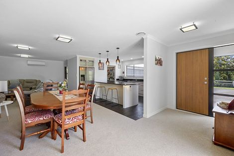 Photo of property in 4 Dunbar Place, Highlands Park, New Plymouth, 4312