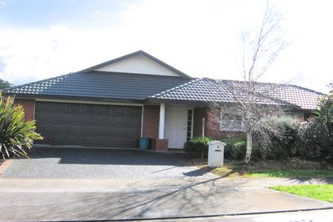 Photo of property in 4a Mellefont Close, East Tamaki Heights, Auckland, 2016