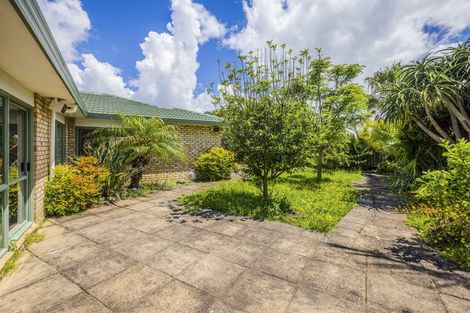 Photo of property in 5 Secoia Crescent, Mangere, Auckland, 2022