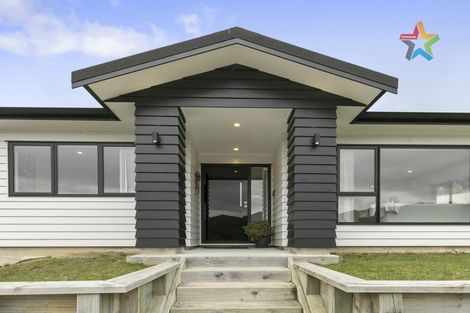 Photo of property in 8 Frankie Stevens Place, Riverstone Terraces, Upper Hutt, 5018