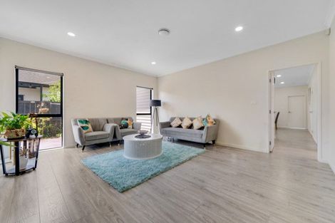 Photo of property in 6 Kakabeak Way, Takanini, 2110