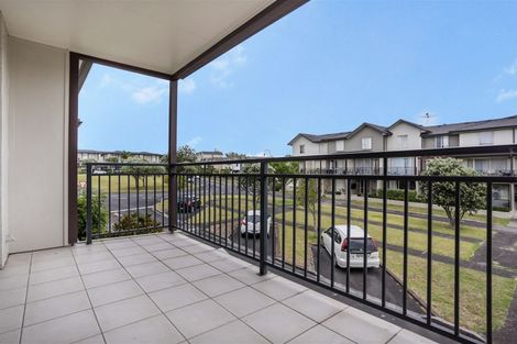 Photo of property in 4/25 Opito Way, East Tamaki, Auckland, 2013
